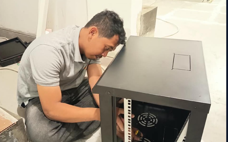 Perakitan & Setup Wallmount Server Rack Cabinet
