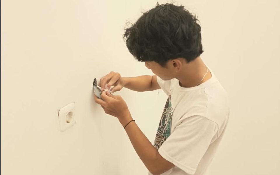 Instalasi Konektor Stop Kontak RJ45 Ruangan